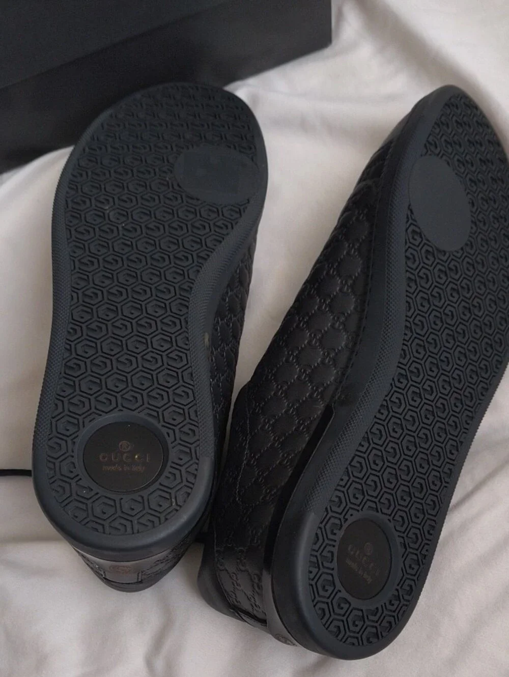 Gucci Black Low-Top Signature Monogram Sneakers